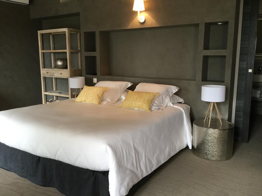 Boutique Hotel La Villa Montesquieu Laudun Exterior photo