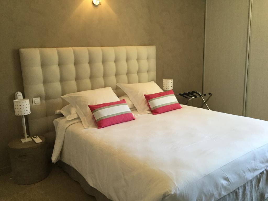 Boutique Hotel La Villa Montesquieu Laudun Exterior photo