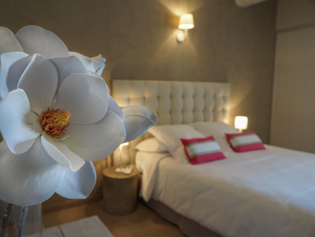 Boutique Hotel La Villa Montesquieu Laudun Exterior photo